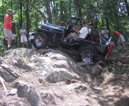 CampJeep2004BO_MiltErbOnTrailHRockHillWith56Jeep