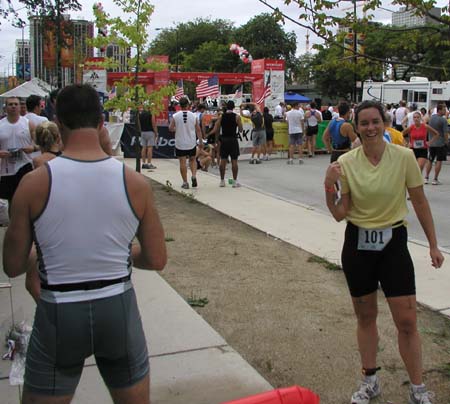 ChicagoTriathlon2004R_TammyFinishes