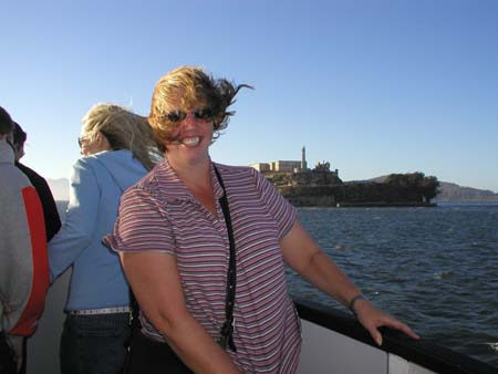 SanFrancisco200409_22_JenHeadingToAlcatraz