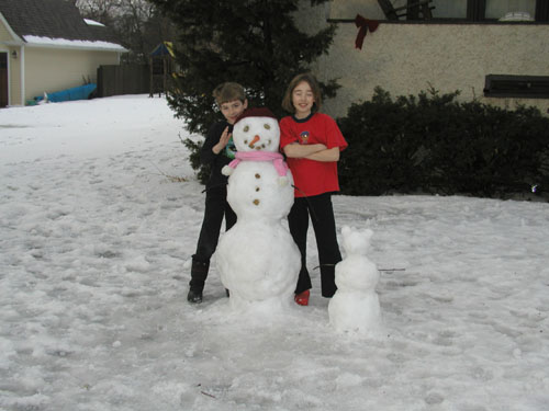 SnowmenAndTShirtWeather_20070301A