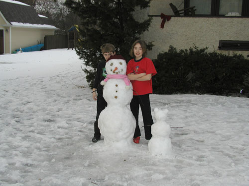 SnowmenAndTShirtWeather_20070301B