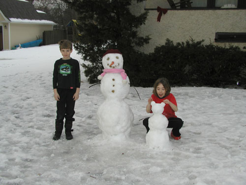 SnowmenAndTShirtWeather_20070301C