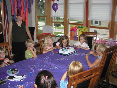 Sydney6thBirthdayParty_AX_SydneyBlowingOutCandles