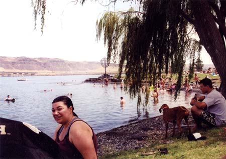 DaveMatthewsGorge2003C_ChrisAtLake