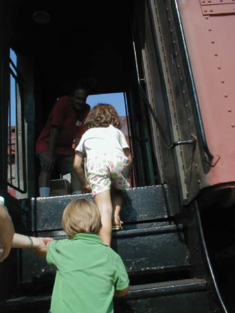 Aug2003_ILTrainMuseum20SydneyAndAvynBoardingThomas