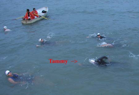 ChicagoTriathlon2004B_TammySwimming2